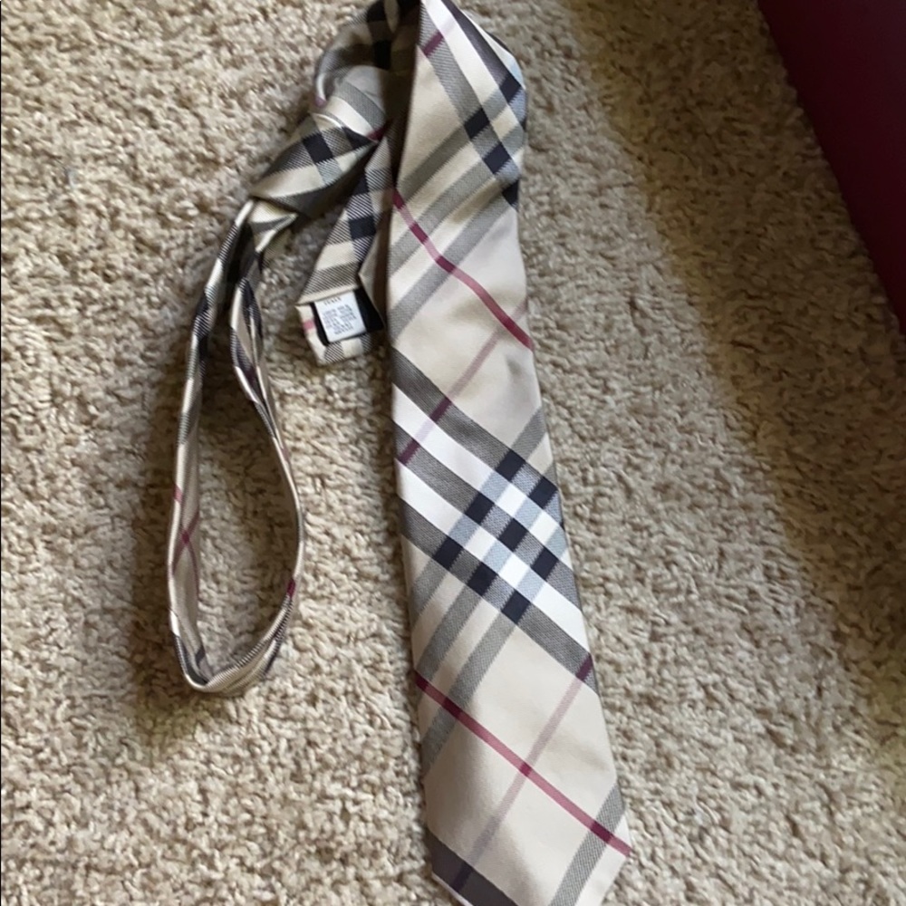 Burberry Classic Cut Check Silk Tie